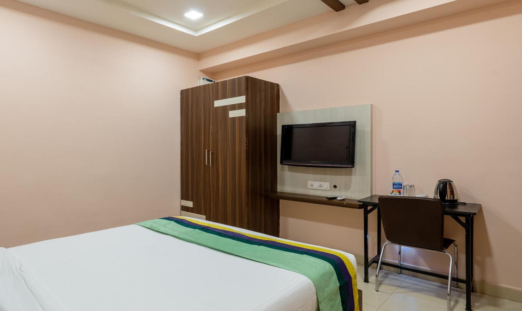 Treebo Eco Stay T Nagar Ченнаї Екстер'єр фото